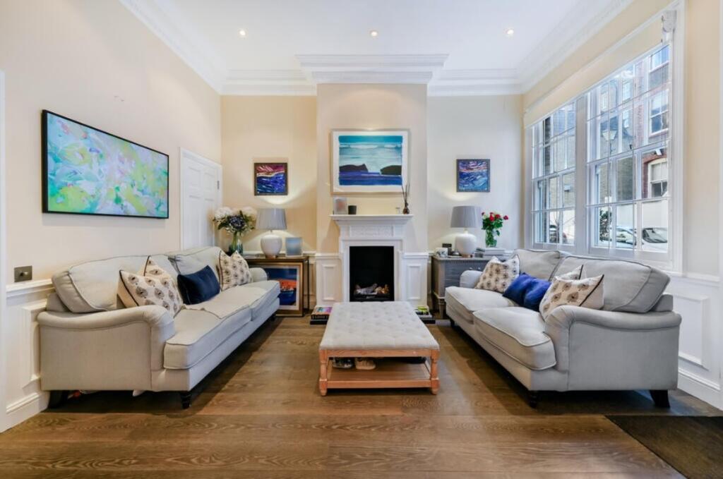 4 bed Mid Terraced House for rent in Kensington. From Chestertons Estate Agents - South Kensington Lettings 4 bed Mid Terraced House for rent in Kensington. From Chestertons Estate Agents - South Kensington Lettings