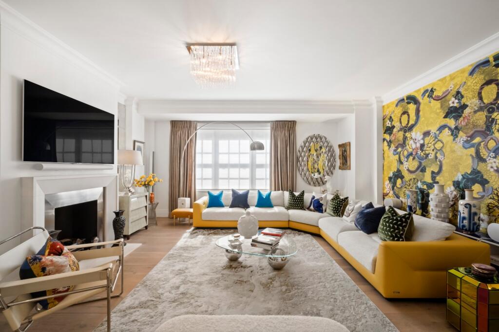 3 bed 1st Floor Flat for rent in Chelsea. From Chestertons Estate Agents - South Kensington Lettings