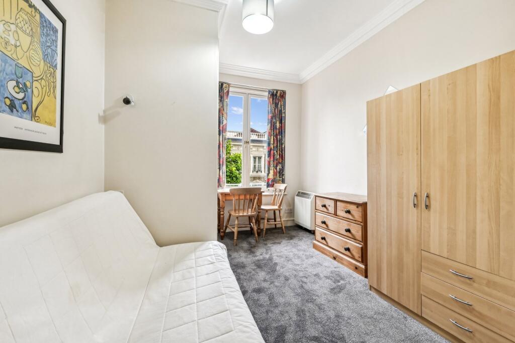 0 bed 1st Floor Flat for rent in Kensington. From Chestertons Estate Agents - South Kensington Lettings
