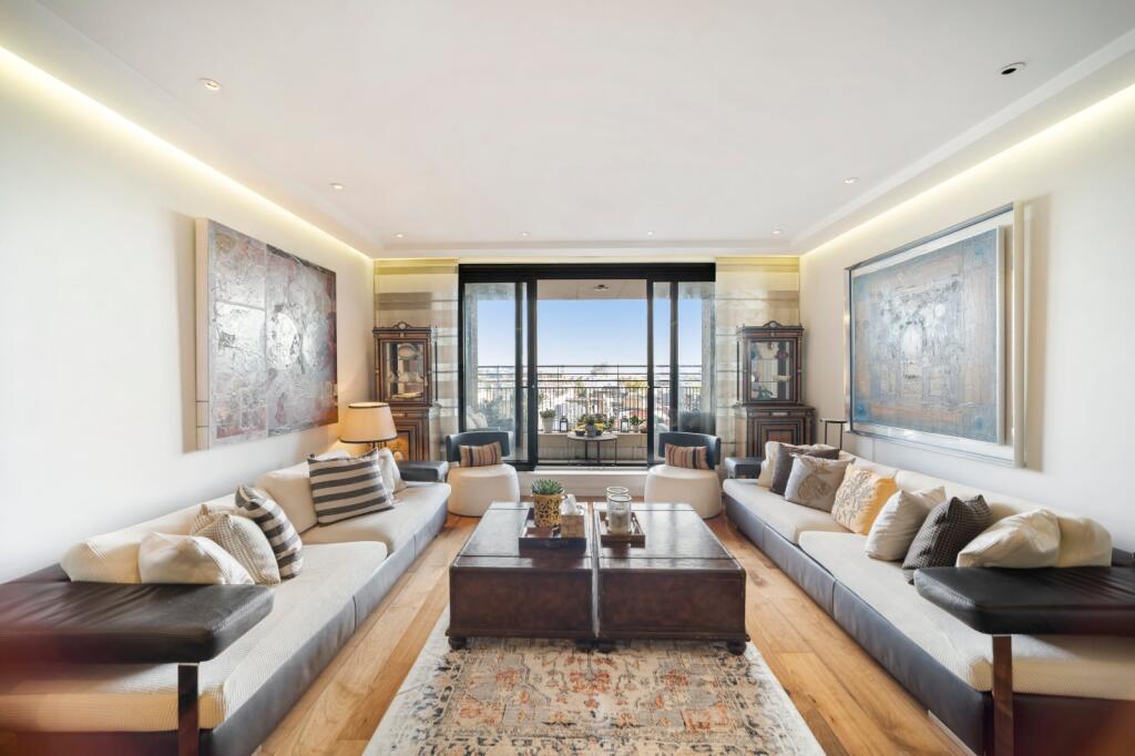 2 bed 1st Floor Flat for rent in Kensington. From Chestertons Estate Agents - South Kensington Lettings 2 bed 1st Floor Flat for rent in Kensington. From Chestertons Estate Agents - South Kensington Lettings