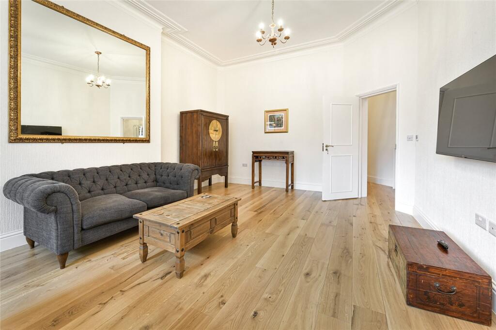 2 bed 1st Floor Flat for rent in Kensington. From Chestertons Estate Agents - South Kensington Lettings