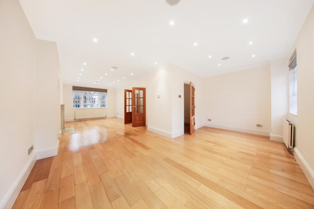 5 bed Mid Terraced House for rent in Paddington. From Chestertons Estate Agents - St Johns Wood Lettings