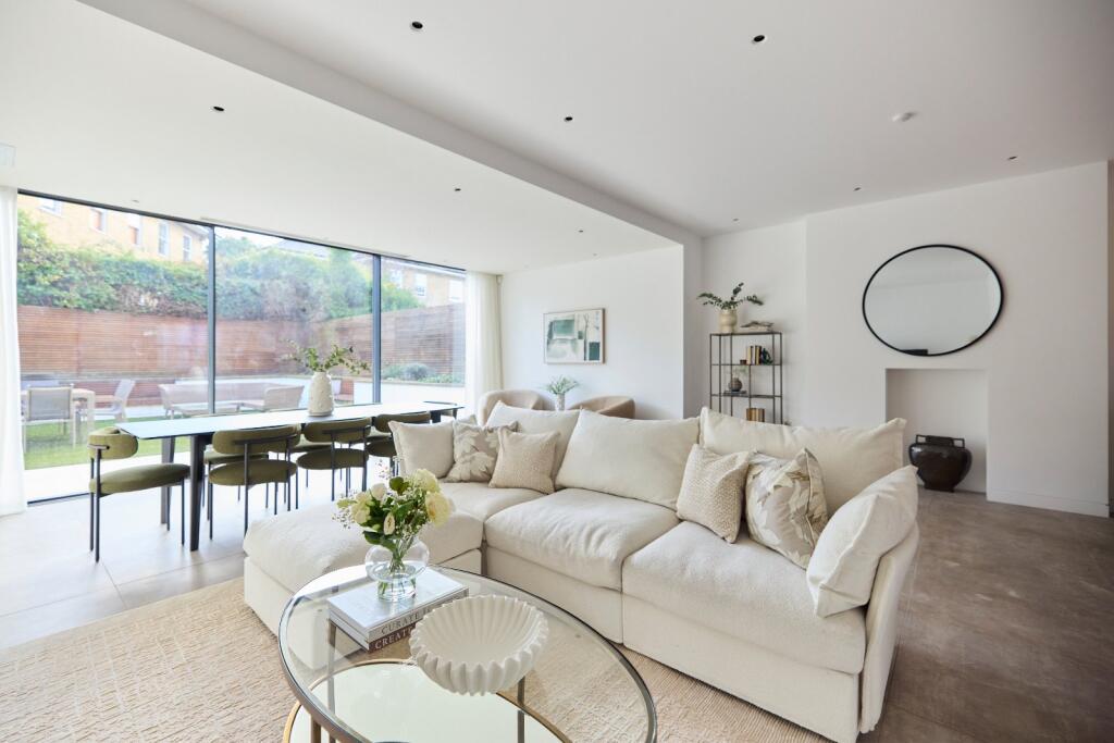 5 bed Mid Terraced House for rent in Hampstead. From Chestertons Estate Agents - St Johns Wood Lettings