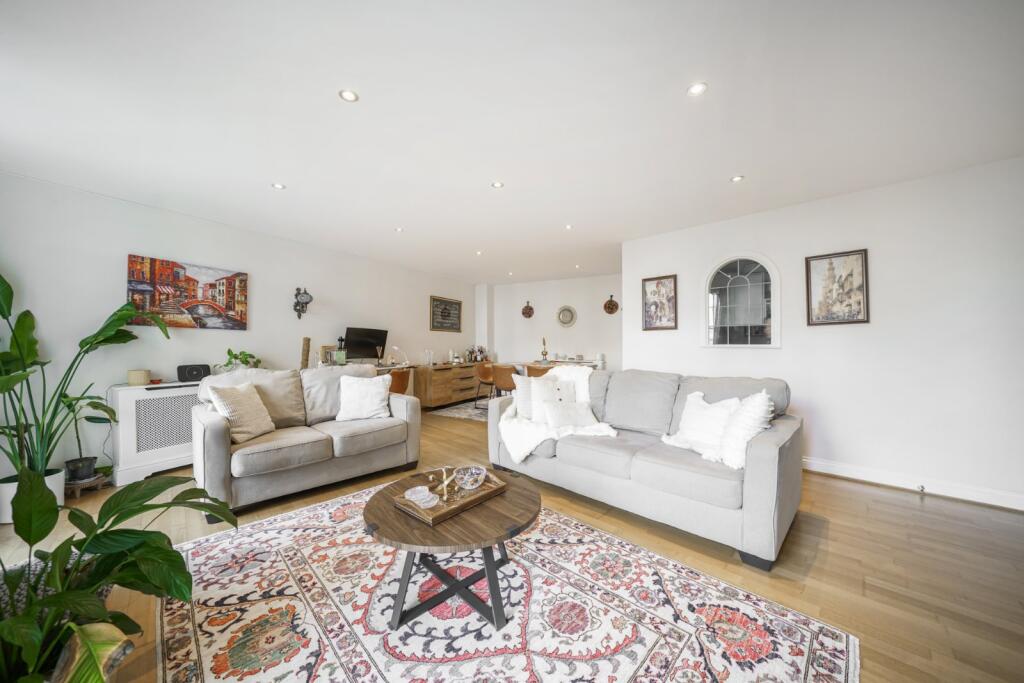 2 bed 1st Floor Flat for rent in Camden Town. From Chestertons Estate Agents - St Johns Wood Lettings