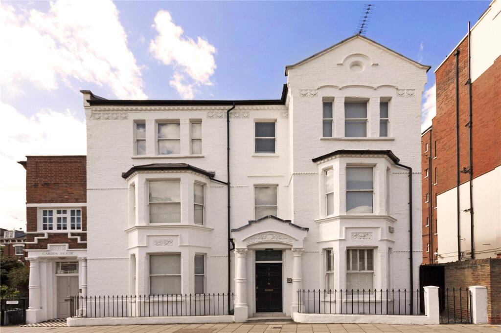 4 bed Detached for rent in Paddington. From Chestertons Estate Agents - St Johns Wood Lettings