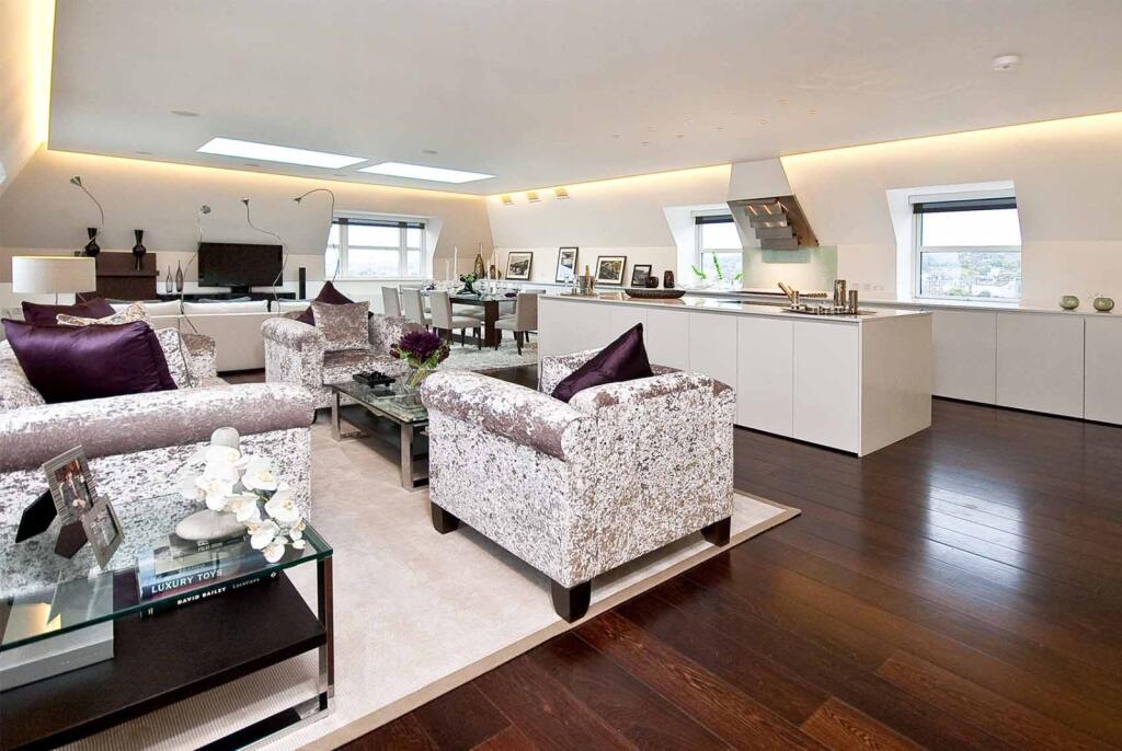3 bed 1st Floor Flat for rent in Hampstead. From Chestertons Estate Agents - St Johns Wood Lettings
