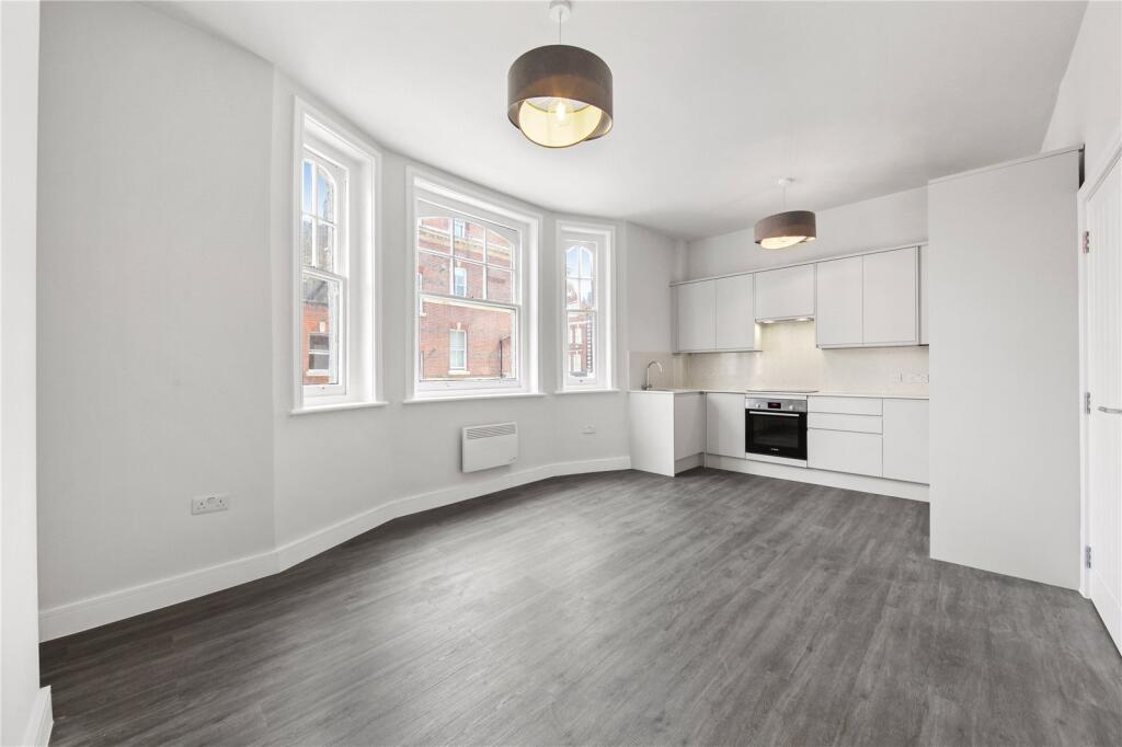 1 bed 1st Floor Flat for rent in Paddington. From Chestertons Estate Agents - St Johns Wood Lettings