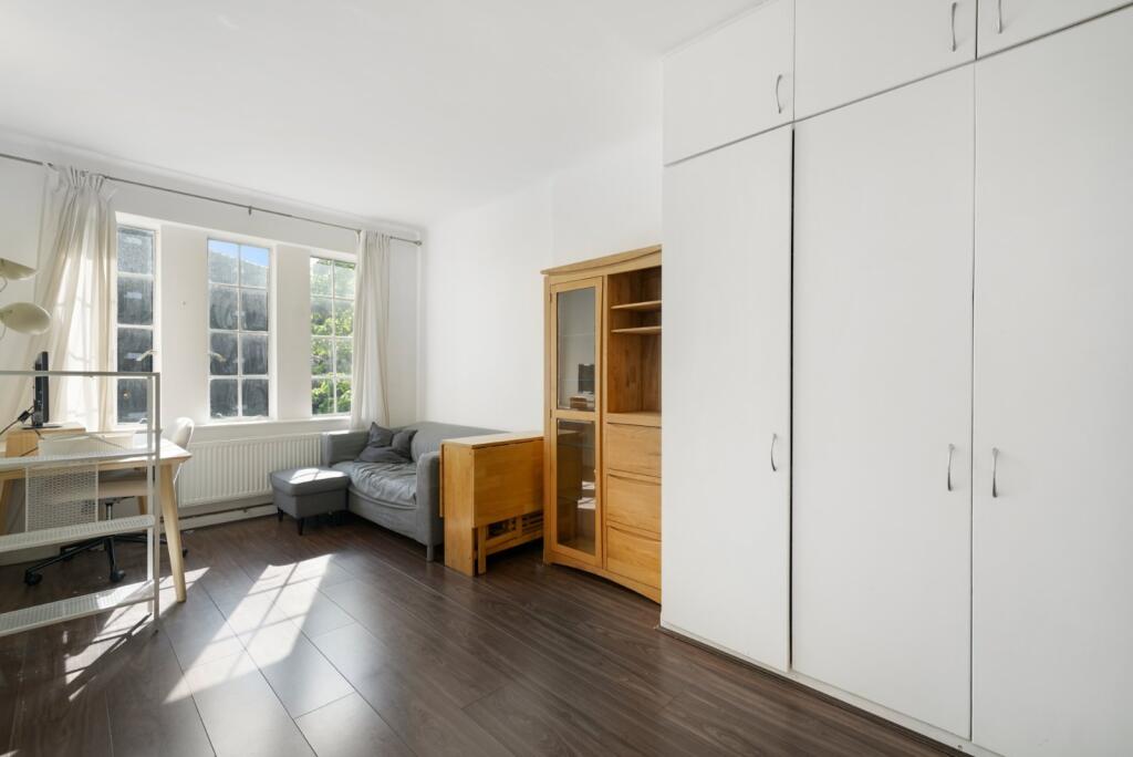 2 bed 1st Floor Flat for rent in Hampstead. From Chestertons Estate Agents - St Johns Wood Lettings