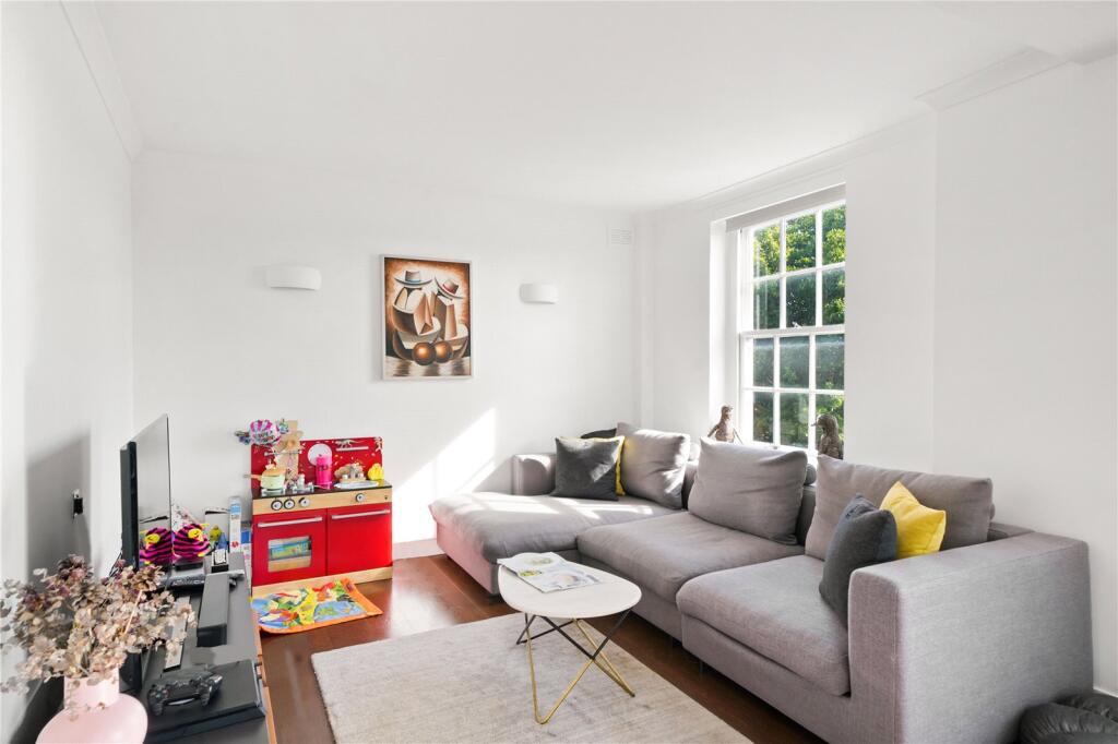 3 bed 1st Floor Flat for rent in Paddington. From Chestertons Estate Agents - St Johns Wood Lettings