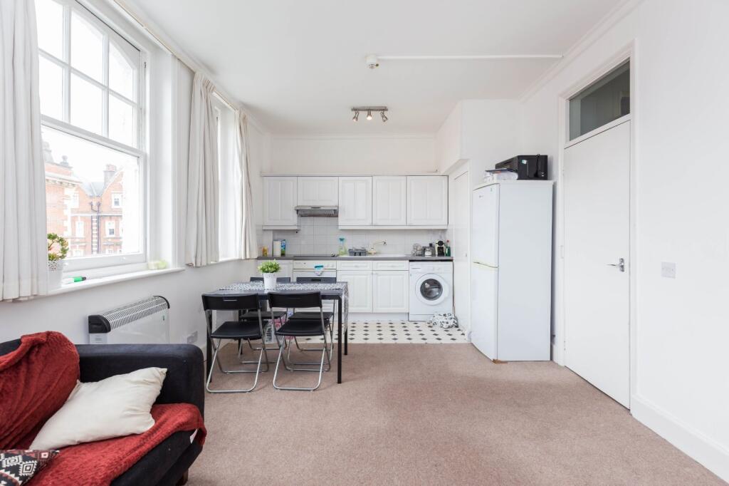 1 bed 1st Floor Flat for rent in Paddington. From Chestertons Estate Agents - St Johns Wood Lettings