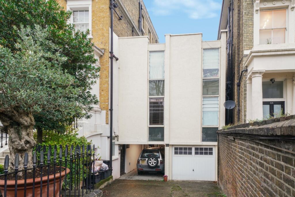 4 bed 1st Floor Flat for rent in Paddington. From Chestertons Estate Agents - St Johns Wood Lettings 4 bed 1st Floor Flat for rent in Paddington. From Chestertons Estate Agents - St Johns Wood Lettings