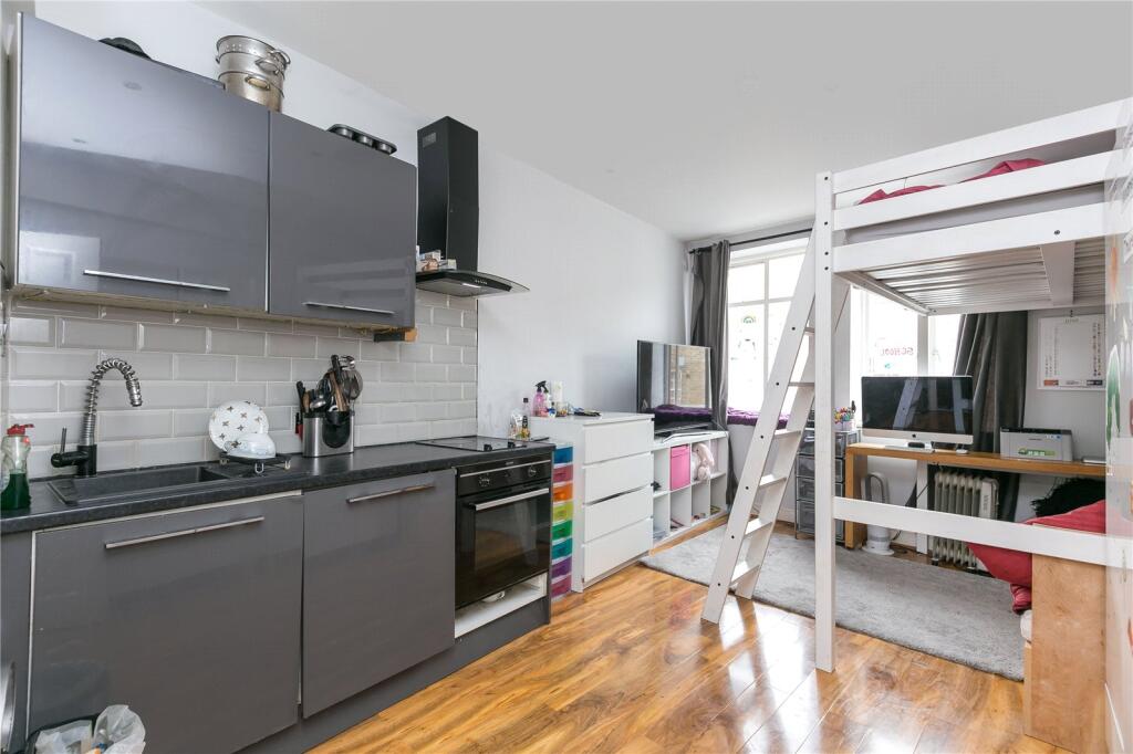 4 bed 1st Floor Flat for rent in Paddington. From Chestertons Estate Agents - St Johns Wood Lettings