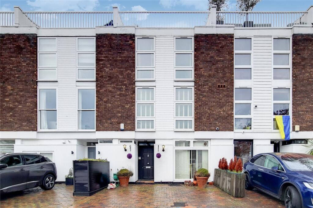 4 bed Mid Terraced House for rent in Hampstead. From Chestertons Estate Agents - St Johns Wood Lettings