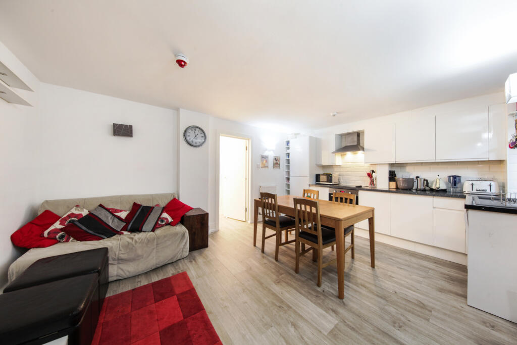 2 bed 1st Floor Flat for rent in Camden Town. From Chestertons Estate Agents - St Johns Wood Lettings