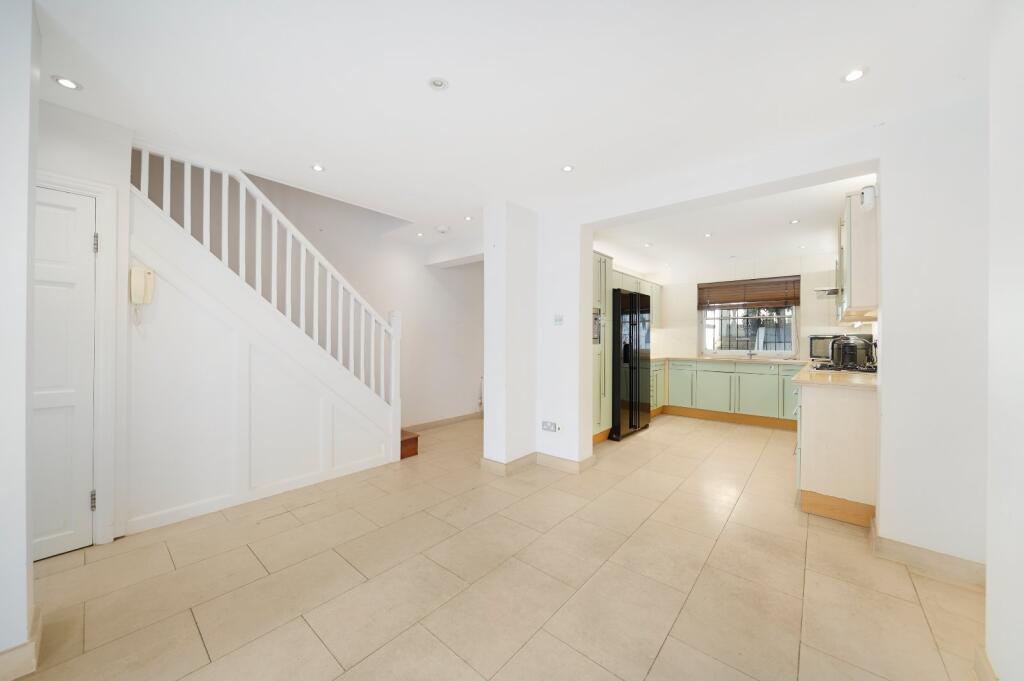 3 bed End of Terrace for rent in Camden Town. From Chestertons Estate Agents - St Johns Wood Lettings