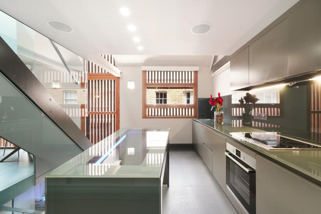 2 bed Mews for rent in Camden Town. From Chestertons Estate Agents - St Johns Wood Lettings