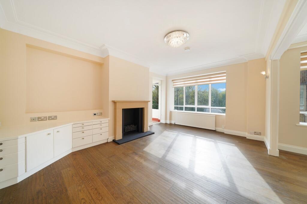 3 bed 1st Floor Flat for rent in Paddington. From Chestertons Estate Agents - St Johns Wood Lettings