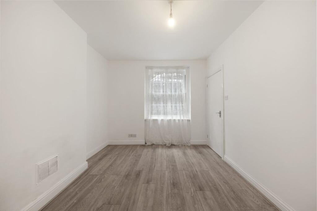 2 bed 1st Floor Flat for rent in Camden Town. From Chestertons Estate Agents - St Johns Wood Lettings 2 bed 1st Floor Flat for rent in Camden Town. From Chestertons Estate Agents - St Johns Wood Lettings