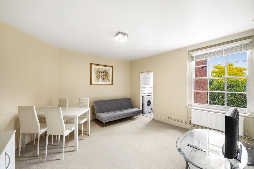 1 bed 1st Floor Flat for rent in Paddington. From Chestertons Estate Agents - St Johns Wood Lettings