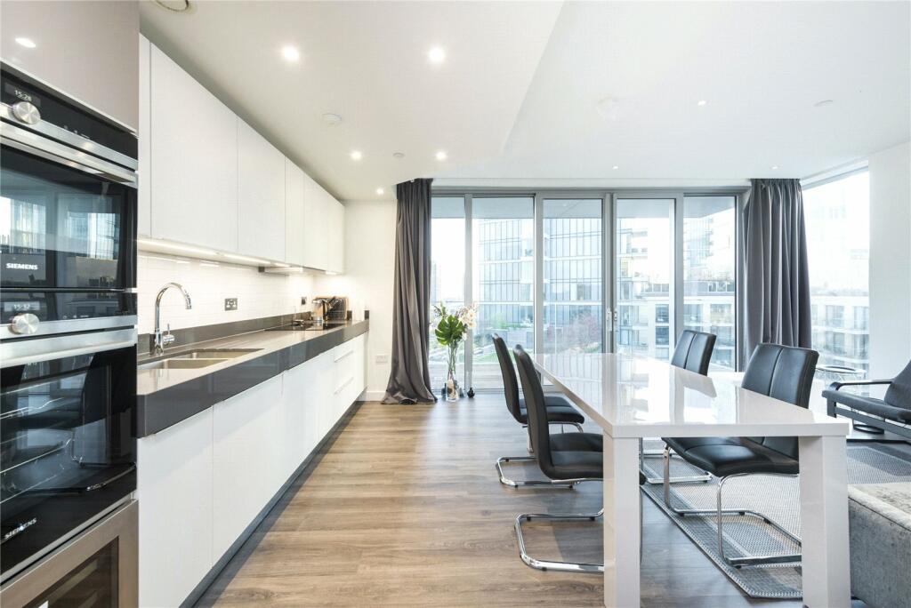 2 bed Flat for rent in Stepney. From Chestertons Estate Agents - Tower Bridge Lettings