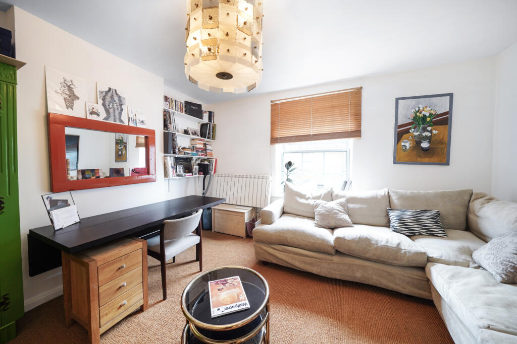 1 bed Flat for rent in Stepney. From Chestertons Estate Agents - Tower Bridge Lettings