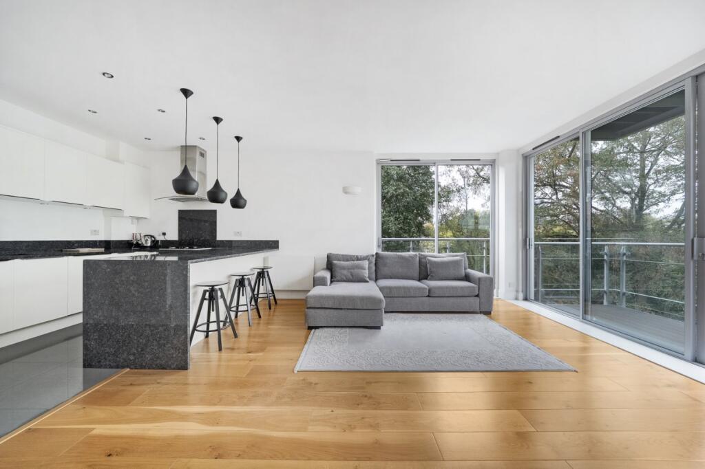 2 bed 1st Floor Flat for rent in Stepney. From Chestertons Estate Agents - Tower Bridge Lettings