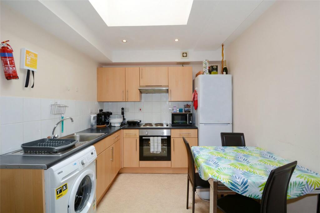 2 bed 1st Floor Flat for rent in Bermondsey. From Chestertons Estate Agents - Tower Bridge Lettings