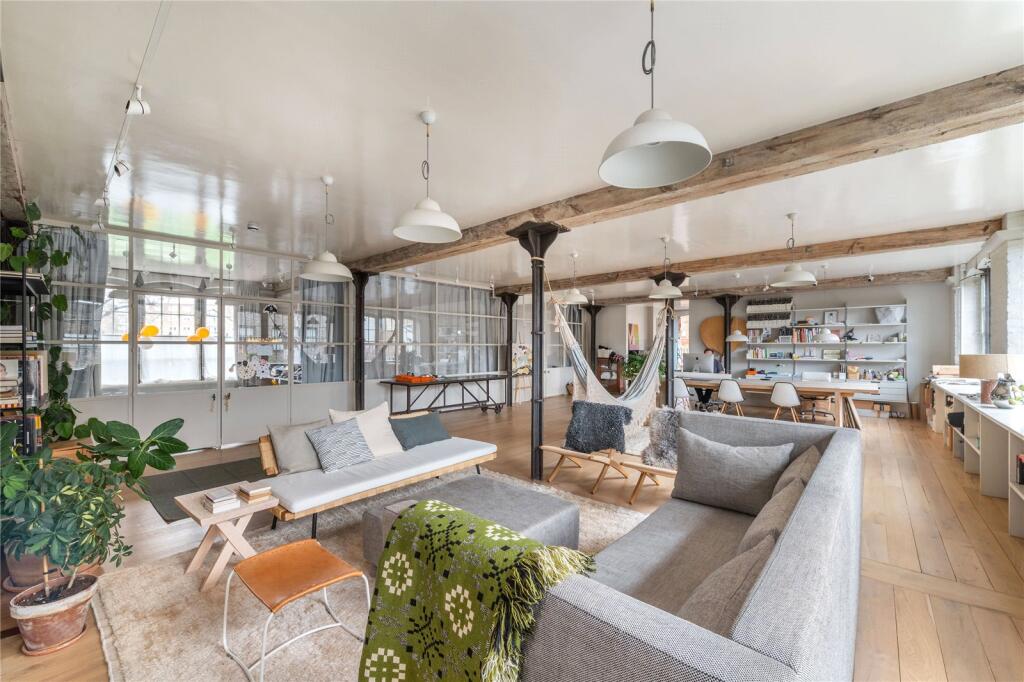 3 bed 1st Floor Flat for rent in Bermondsey. From Chestertons Estate Agents - Tower Bridge Lettings