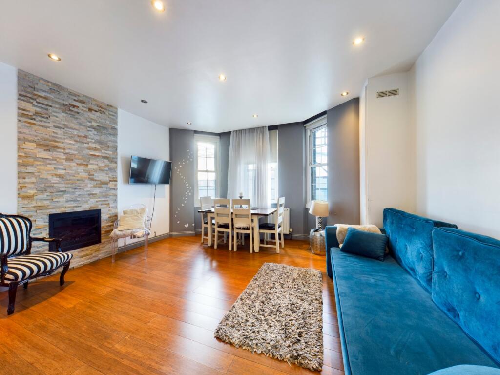 2 bed 1st Floor Flat for rent in Bermondsey. From Chestertons Estate Agents - Tower Bridge Lettings