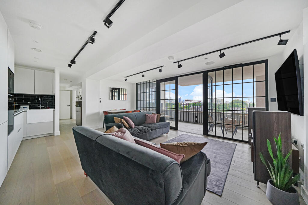 2 bed 1st Floor Flat for rent in Bermondsey. From Chestertons Estate Agents - Tower Bridge Lettings 2 bed 1st Floor Flat for rent in Bermondsey. From Chestertons Estate Agents - Tower Bridge Lettings