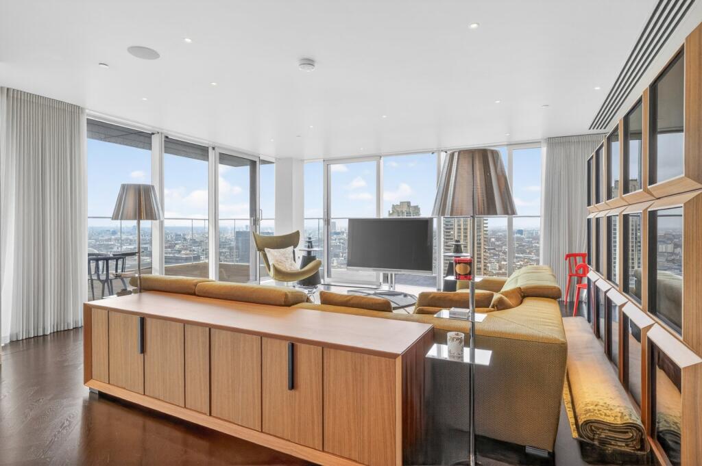 3 bed 1st Floor Flat for rent in London. From Chestertons Estate Agents - Tower Bridge Lettings