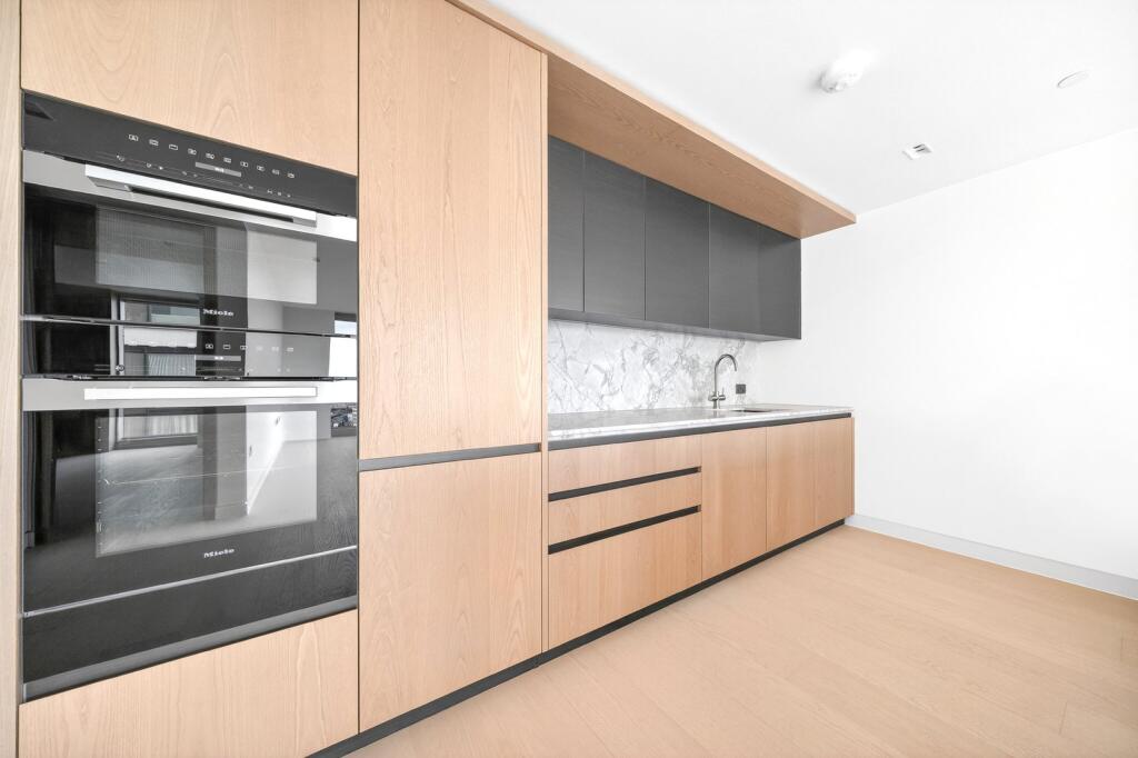 1 bed 1st Floor Flat for rent in . From Chestertons Estate Agents - Tower Bridge Lettings