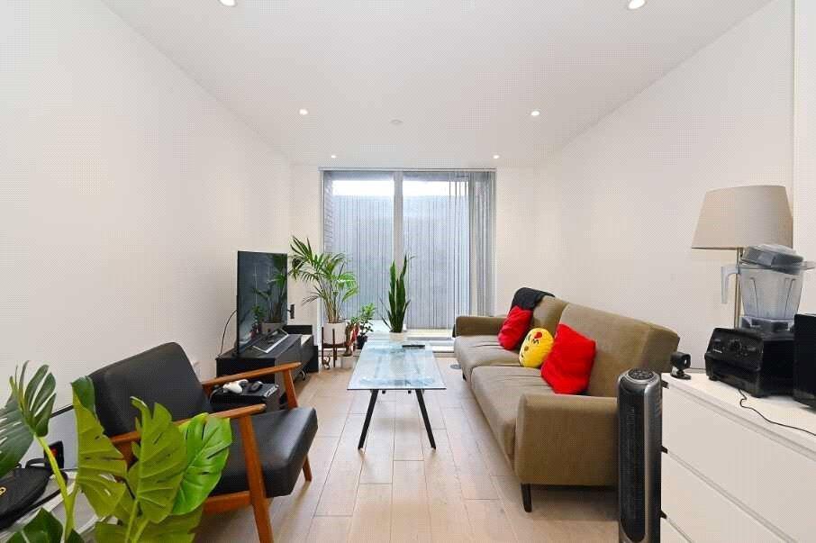 2 bed 1st Floor Flat for rent in Bermondsey. From Chestertons Estate Agents - Tower Bridge Lettings