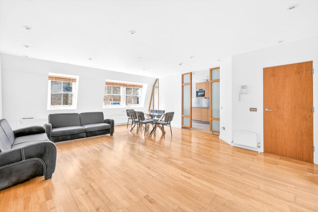 3 bed 1st Floor Flat for rent in London. From Chestertons Estate Agents - Tower Bridge Lettings