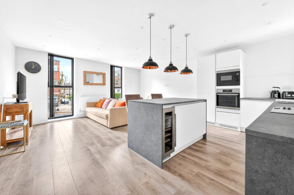 1 bed 1st Floor Flat for rent in Bermondsey. From Chestertons Estate Agents - Tower Bridge Lettings