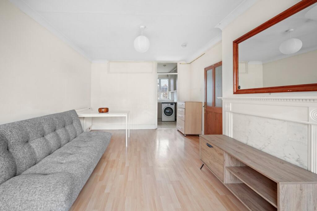 3 bed 1st Floor Flat for rent in Camberwell. From Chestertons Estate Agents - Tower Bridge Lettings