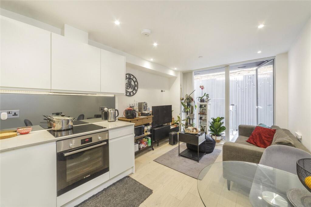 2 bed 1st Floor Flat for rent in Bermondsey. From Chestertons Estate Agents - Tower Bridge Lettings