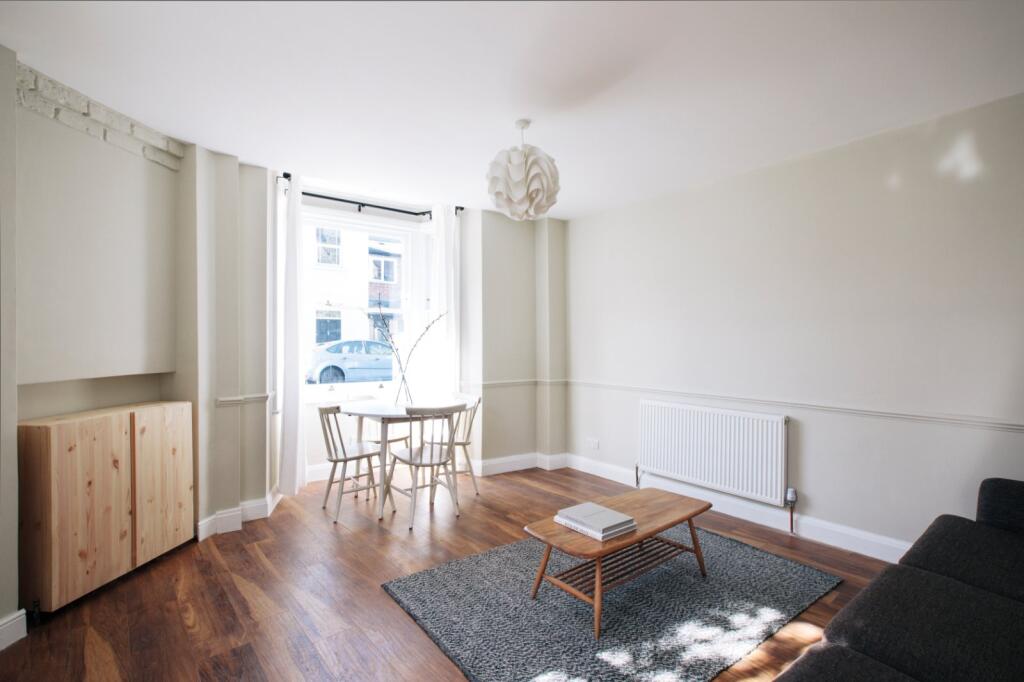 3 bed 1st Floor Flat for rent in Lewisham. From Chestertons Estate Agents - Tower Bridge Lettings