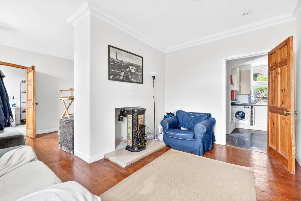 3 bed 1st Floor Flat for rent in Bermondsey. From Chestertons Estate Agents - Tower Bridge Lettings