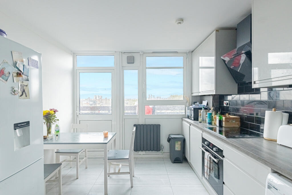 3 bed 1st Floor Flat for rent in Bermondsey. From Chestertons Estate Agents - Tower Bridge Lettings