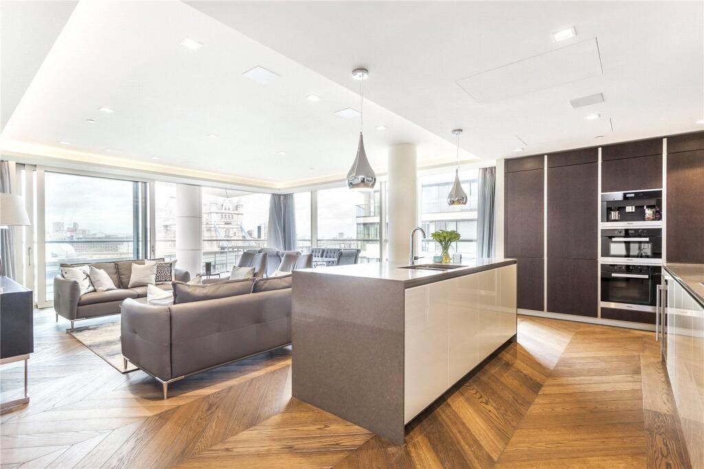 3 bed 1st Floor Flat for rent in Bermondsey. From Chestertons Estate Agents - Tower Bridge Lettings