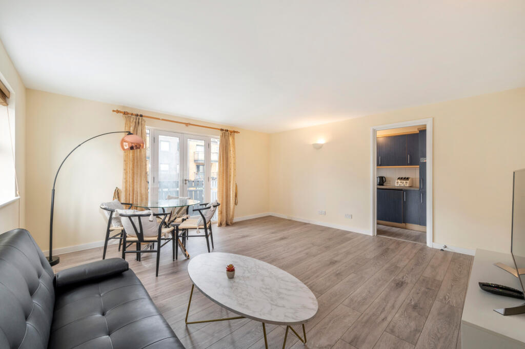 2 bed 1st Floor Flat for rent in Bermondsey. From Chestertons Estate Agents - Tower Bridge Lettings 2 bed 1st Floor Flat for rent in Bermondsey. From Chestertons Estate Agents - Tower Bridge Lettings