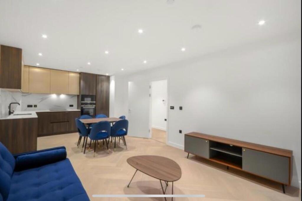 3 bed 1st Floor Flat for rent in Stepney. From Chestertons Estate Agents - Tower Bridge Lettings