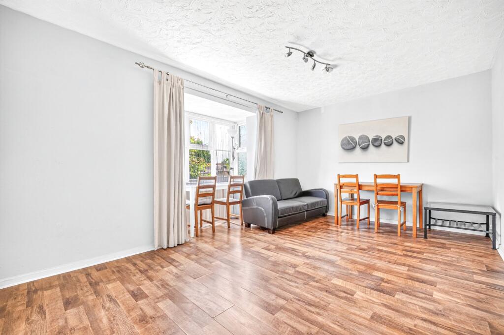 1 bed 1st Floor Flat for rent in Bermondsey. From Chestertons Estate Agents - Tower Bridge Lettings
