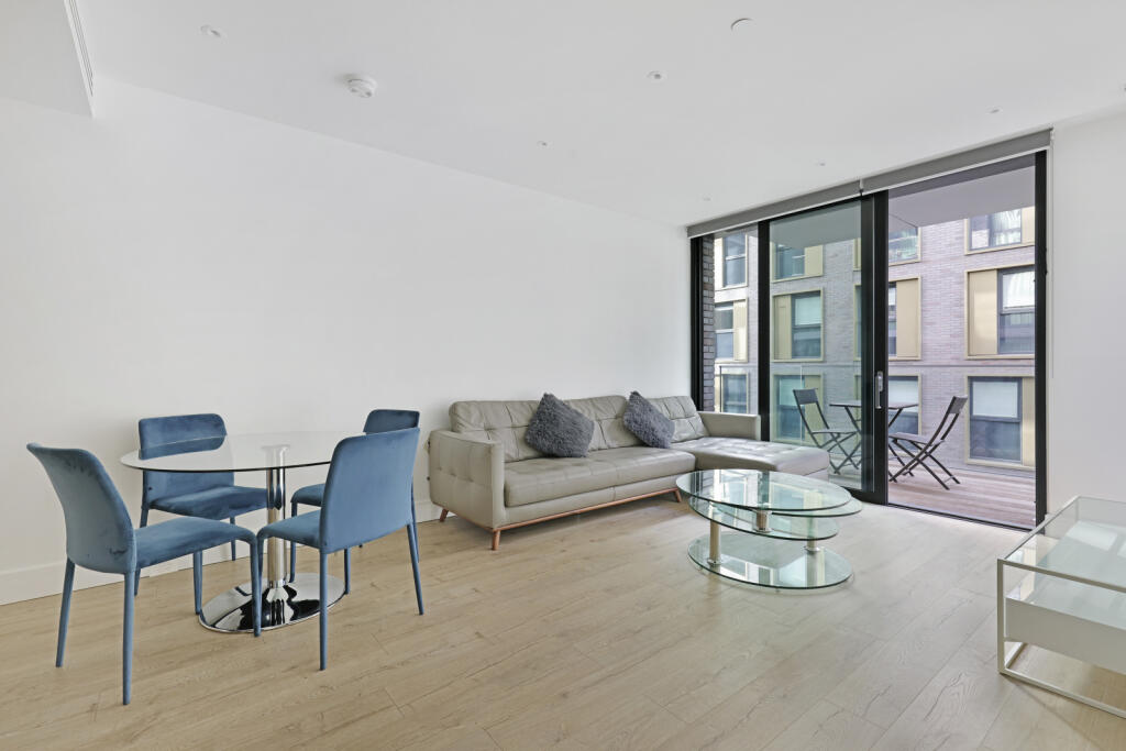 2 bed 1st Floor Flat for rent in Stepney. From Chestertons Estate Agents - Tower Bridge Lettings 2 bed 1st Floor Flat for rent in Stepney. From Chestertons Estate Agents - Tower Bridge Lettings