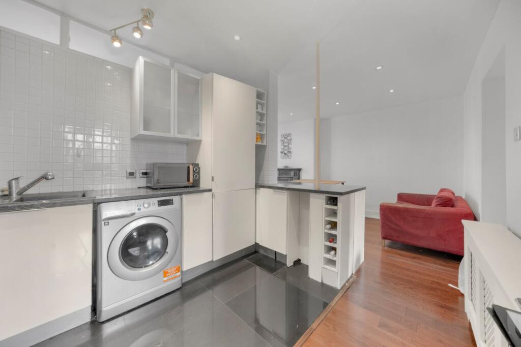 2 bed 1st Floor Flat for rent in Bermondsey. From Chestertons Estate Agents - Tower Bridge Lettings