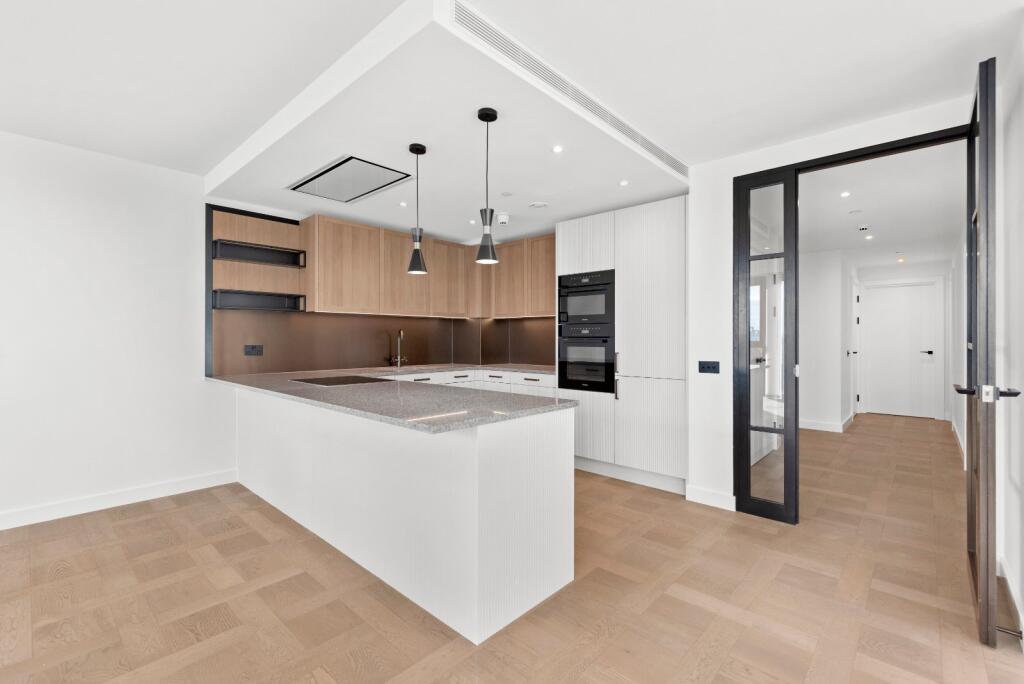 3 bed 1st Floor Flat for rent in Stepney. From Chestertons Estate Agents - Tower Bridge Lettings