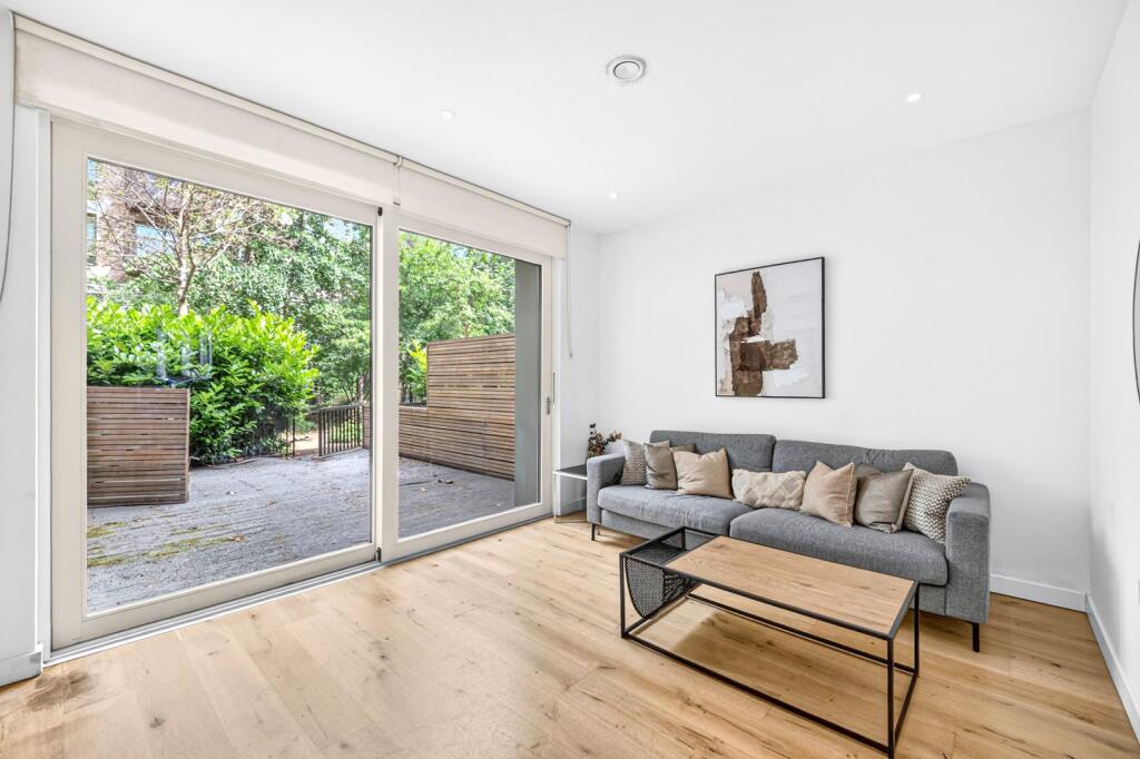 3 bed Mid Terraced House for rent in Bermondsey. From Chestertons Estate Agents - Tower Bridge Lettings