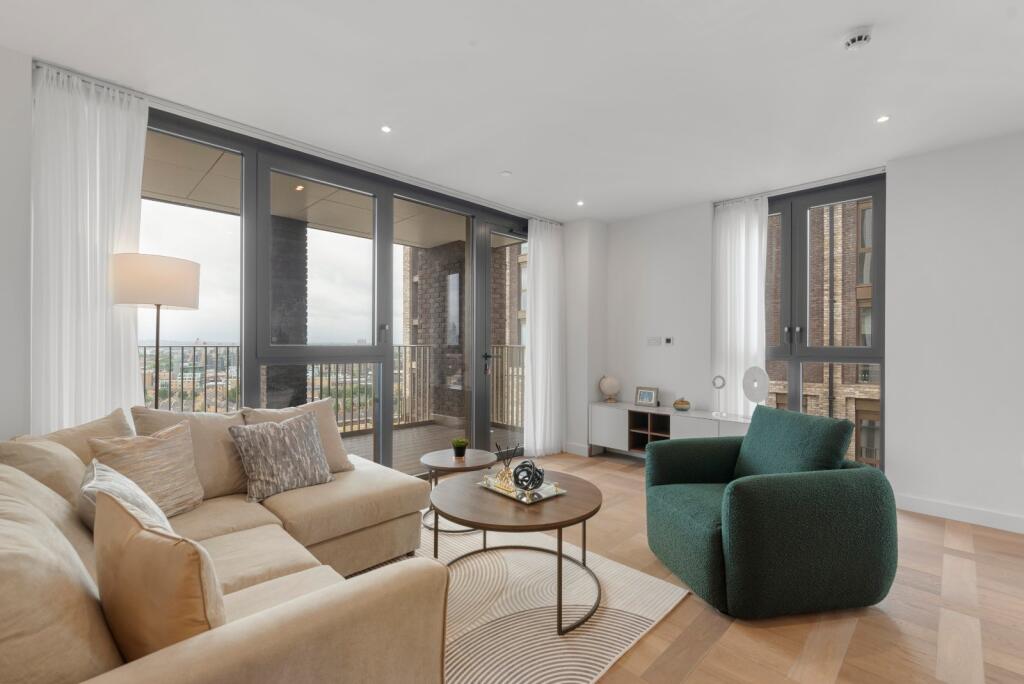 3 bed 1st Floor Flat for rent in Stepney. From Chestertons Estate Agents - Tower Bridge Lettings