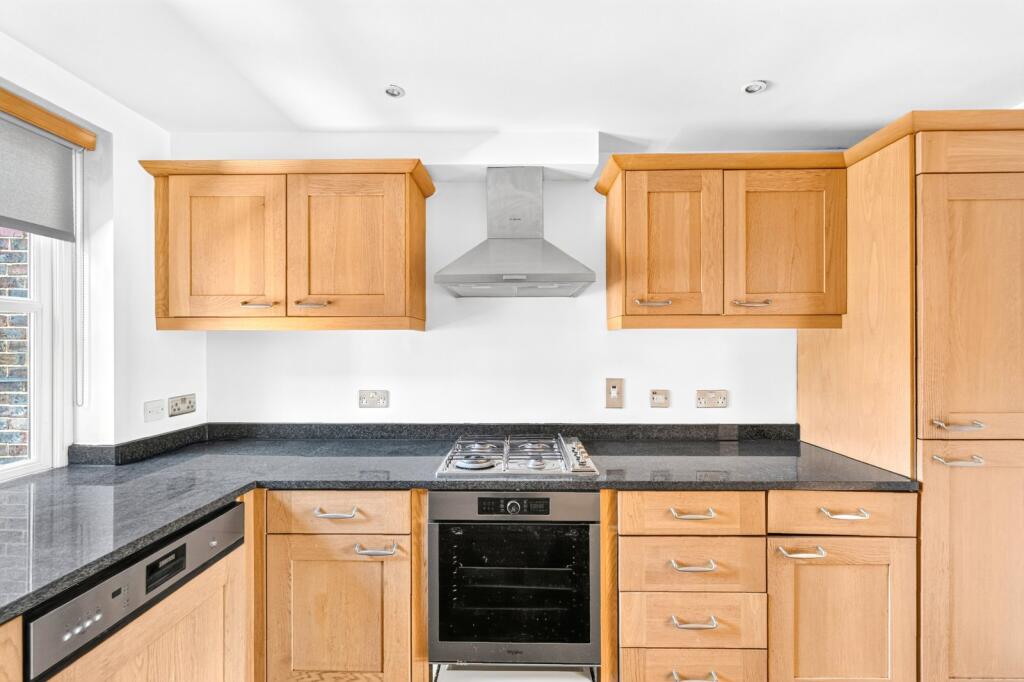 2 bed 1st Floor Flat for rent in Stepney. From Chestertons Estate Agents - Tower Bridge Lettings